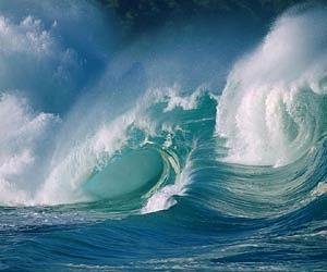 Massive waves wipe out over 40 Liberian homes