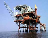 Oil opposition grows on both U.S. shores