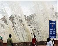 Powerful Cyclone Threatens Oil Industry In Oman