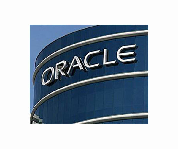 Trump backs Oracle in reported TikTok bid