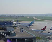 EU airline pollution plan could spark trade wars: industry officials