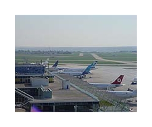 Airspace lockdown paralyses Europe