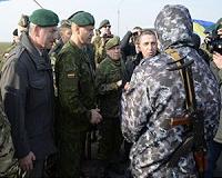 Gunfire keeps monitors from Crimea as Russia ups threats