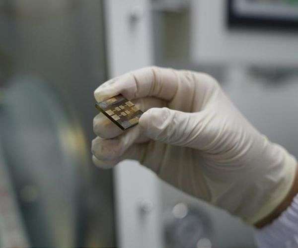 Scientists propose parallel planar heterojunction strategy for efficient solar cells