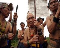 Malaysian police tear down Penan tribe's anti-logging blockades