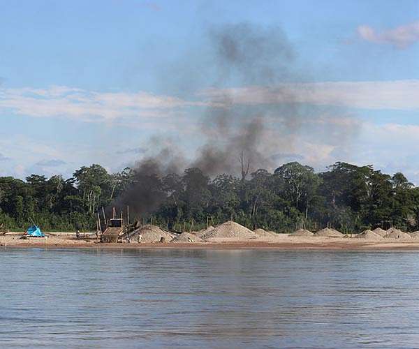Indigenous group again seizes dozens aboard Peru boat