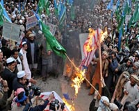 Thousands rally against US, NATO in NW Pakistan
