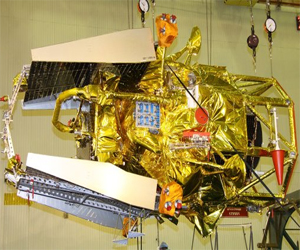 Failed Mars probe to fall to Earth