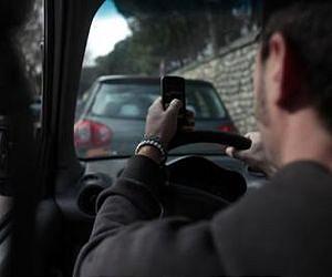 Survey: Distracted walking just as dangerous as distracted driving