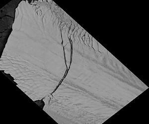 Antarctic Glacier Calves Iceberg One-Fourth Size of Rhode Island