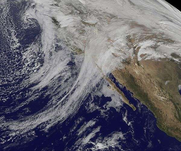 'Pineapple express' storm wallops California