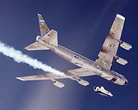 Boeing gets B-52 support contract