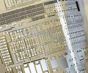 Invention opens the way to packaging that monitors food freshness