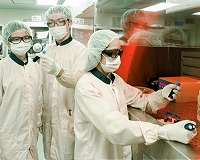 NUS researchers achieve major breakthrough in flexible electronics