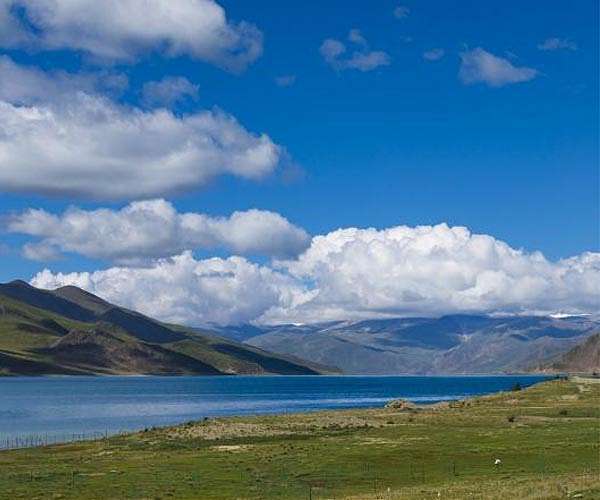 China ships Tibetan glacier water to climate-threatened Maldives