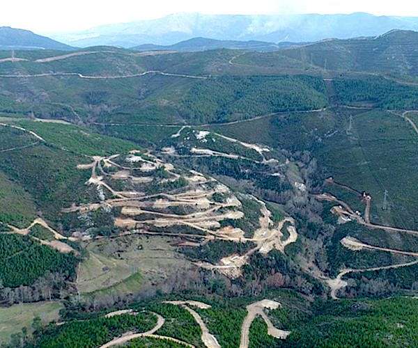 Serbia government greenlights disputed lithium mining project