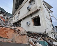 Anger over shoddy building in Indonesia quake zone