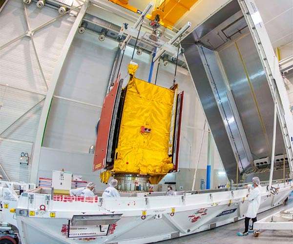 Reprogrammable satellite fuelled prior to launch