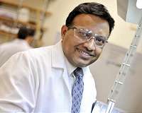 UTA researchers find cheaper, less energy-intensive way to purify ethylene