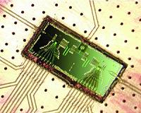 Rice-sized laser, powered one electron at a time, bodes well for quantum computing