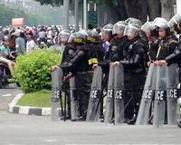 Vietnam jails two over anti-China riots