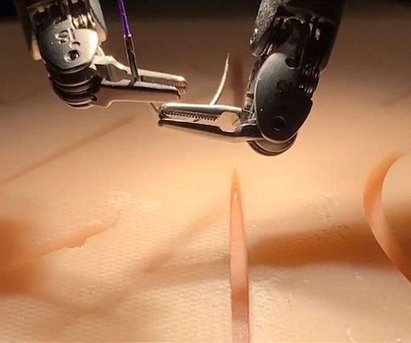 Robot autonomously completes complex surgery guided by voice and video