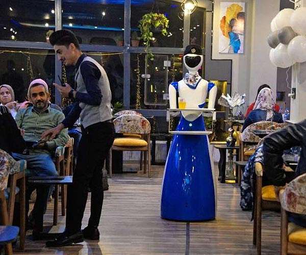 'Fake' data helps robots learn the ropes faster