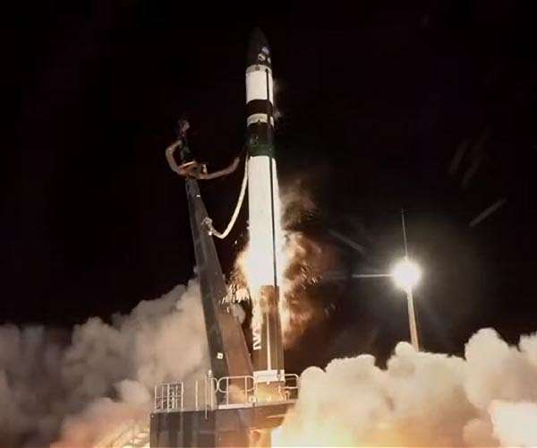Rocketlab launches CAPSTONE on lunar mission for NASA