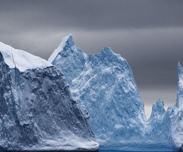 Mega-iceberg drifts towards Antarctic penguin island
