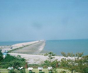 S.Korea completes world's longest seawall