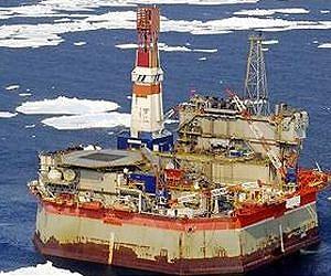 Russia starts pumping oil at Arctic rig raided by Greenpeace