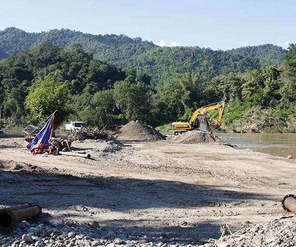 Threat from sand mining places Southeast Asia's largest freshwater lake at severe risk