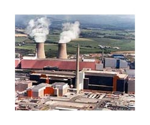 British bad weather kills one, closes nuclear site