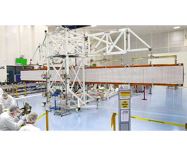 Sentinel-1C radar antenna has spread its wings for the first time