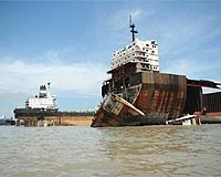 Bangladesh permits dismantling of 'toxic' ship