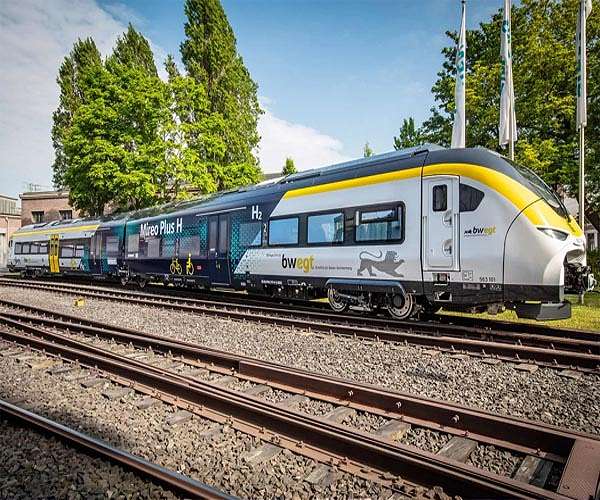 Siemens unveils hydrogen-powered train