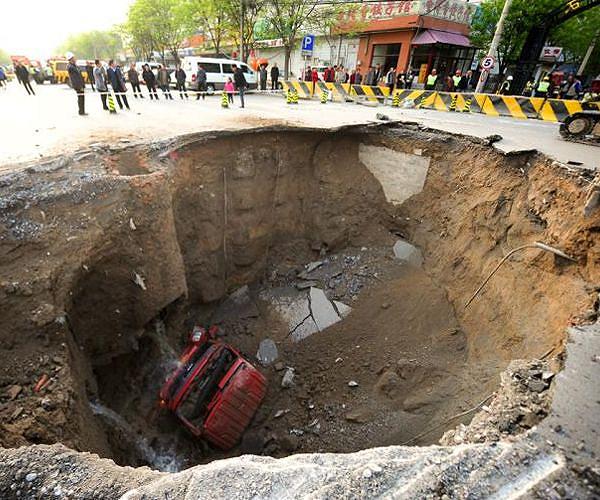 Huge pit visible in Shanghai after viral sinkhole video