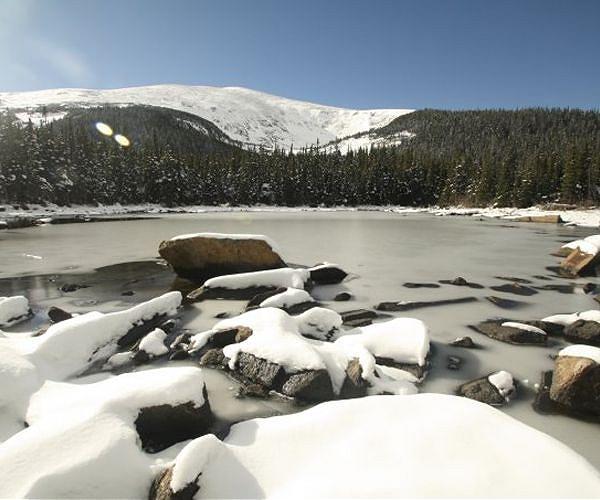 US ski season extended as record snowpack dents Western drought