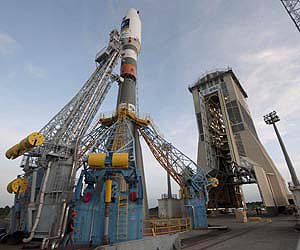 Soyuz ready for Friday launch of Pleiades 1B at Kourou