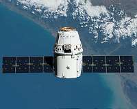 SpaceX announces new plan to send tourist around Moon