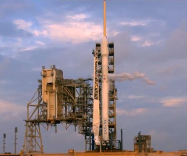 SpaceX launches U.S. spy satellite; Falcon 9 first stage returns