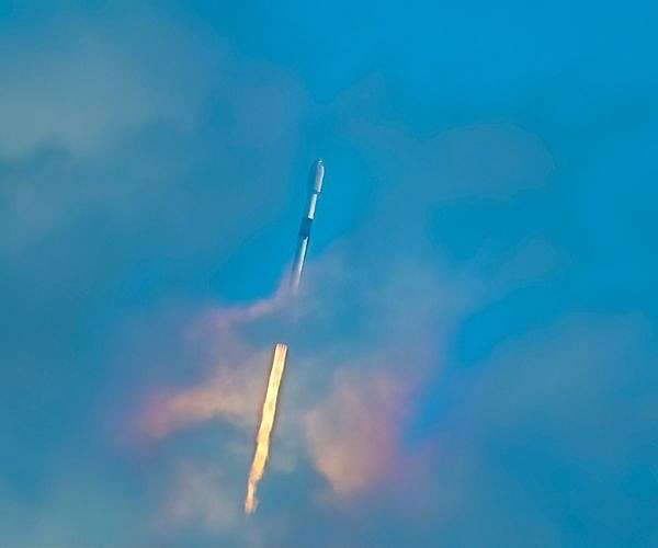 SpaceX sends up first Starlink mission of 2025