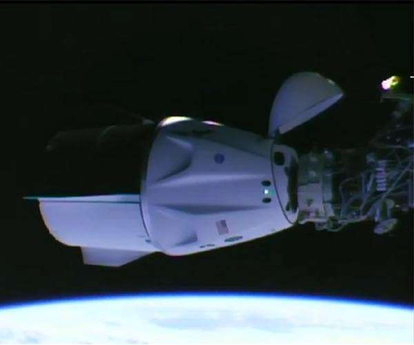 High winds delay ISS astronauts' return to Earth