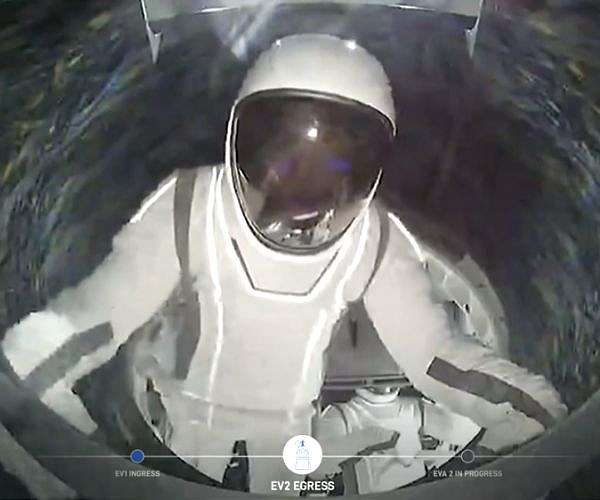 SpaceX makes history with first spacewalks by private citizens