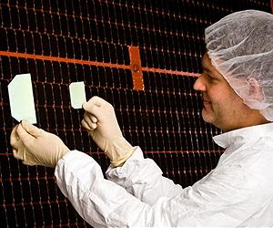 Spectrolab Sets World Record for Solar Cell Efficiency