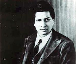 Math formula gives new glimpse into the magical mind of Ramanujan