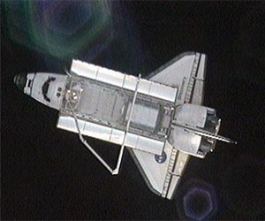 US shuttle Discovery on track for final landing