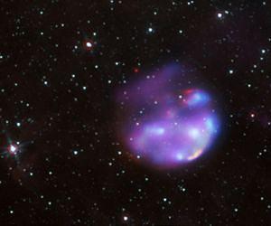 NASA's Swift, Chandra Explore a Youthful 'Star Wreck'
