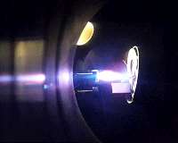 How does oxygen get into a fuel cell