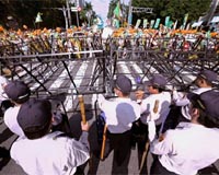 1,000 Taiwanese launch protest against China pact